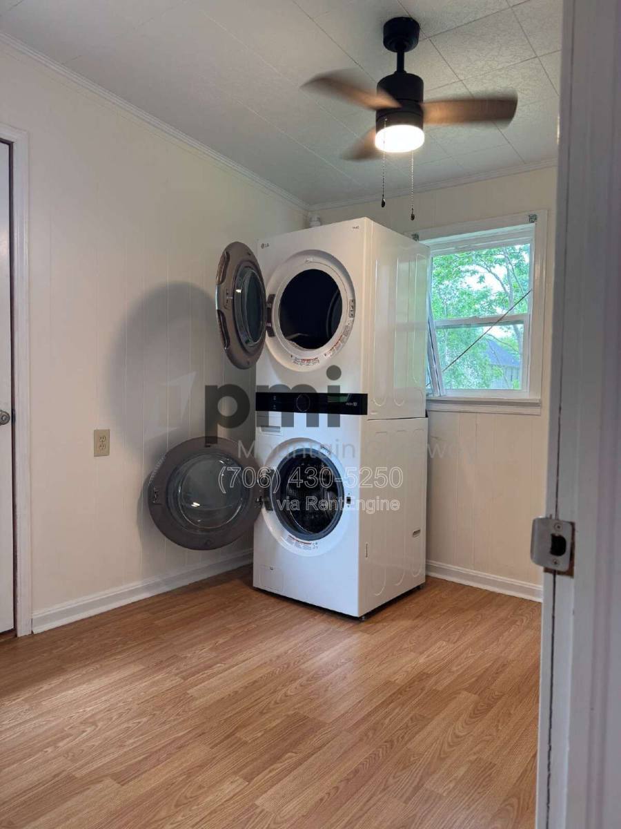 Apartment for rent at 319 Oak Ave #A, Demorest, GA 30535