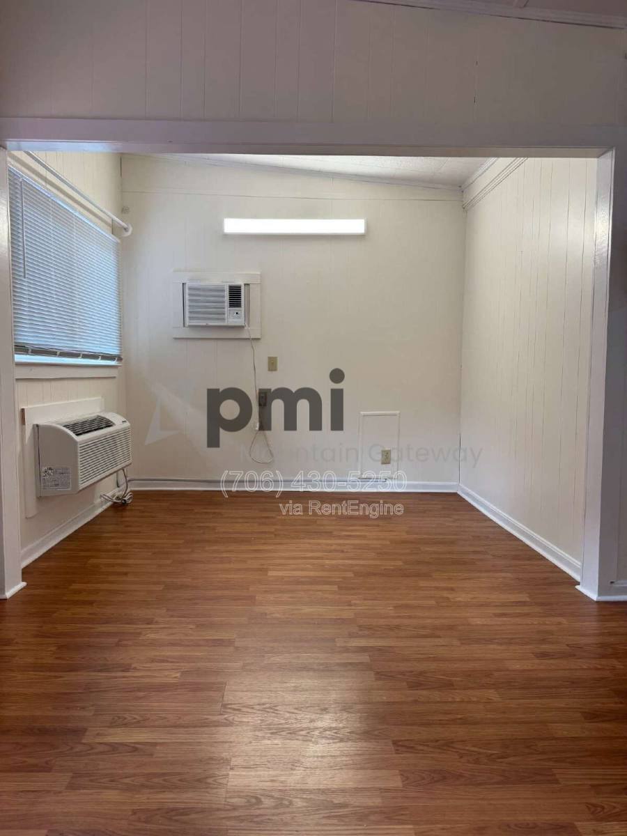 Apartment for rent at 319 Oak Ave #A, Demorest, GA 30535
