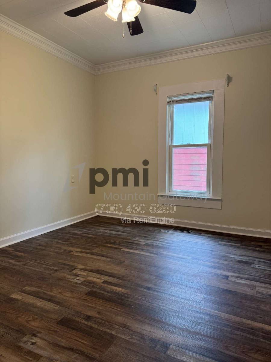Apartment for rent at 319 Oak Ave #B, Demorest, GA 30535