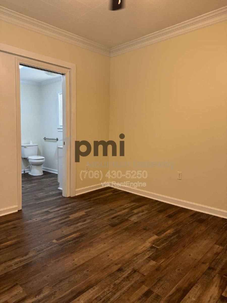 Apartment for rent at 319 Oak Ave #B, Demorest, GA 30535