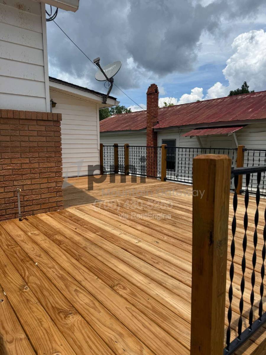 Apartment for rent at 319 Oak Ave #B, Demorest, GA 30535