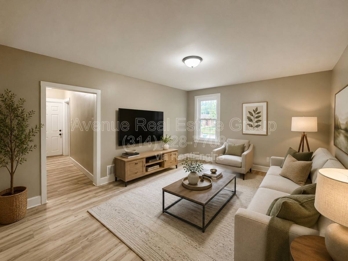 House for rent at 927 N Elm Ave, Saint Louis, MO 63119