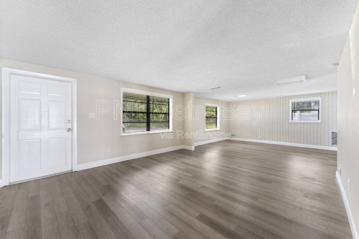 House for rent at 6121 N Falkenburg Rd, Tampa, FL 33610