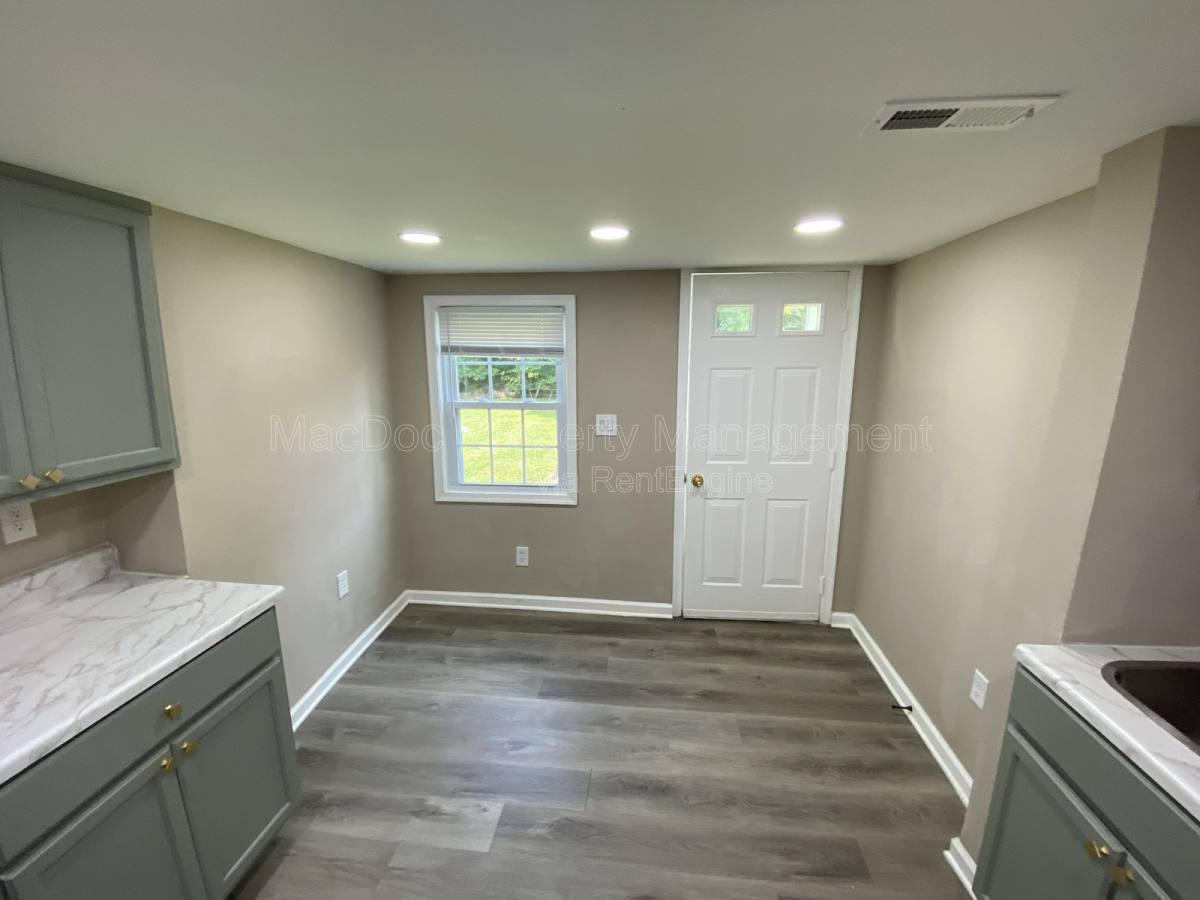 Apartment for rent at 419 Palmer St, Fredericksburg, VA 22401