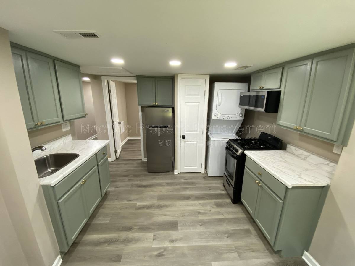 Apartment for rent at 419 Palmer St, Fredericksburg, VA 22401