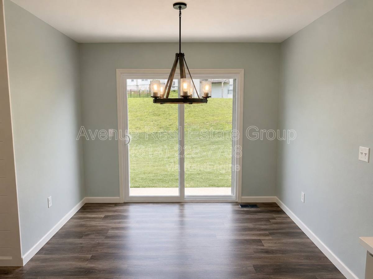 House for rent at 1016 Westlake Village Dr, Pacific, MO 63069