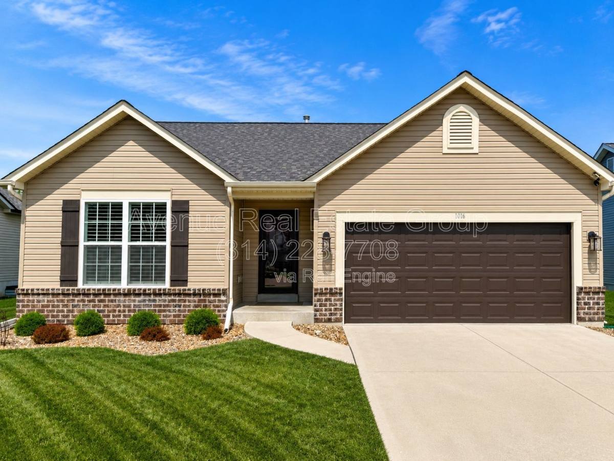 House for rent at 1016 Westlake Village Dr, Pacific, MO 63069