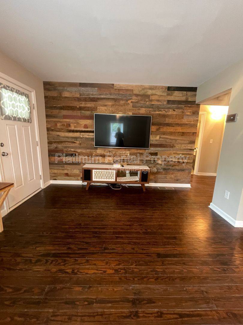 House for rent at 2706 White Oak Dr, Decatur, GA 30032