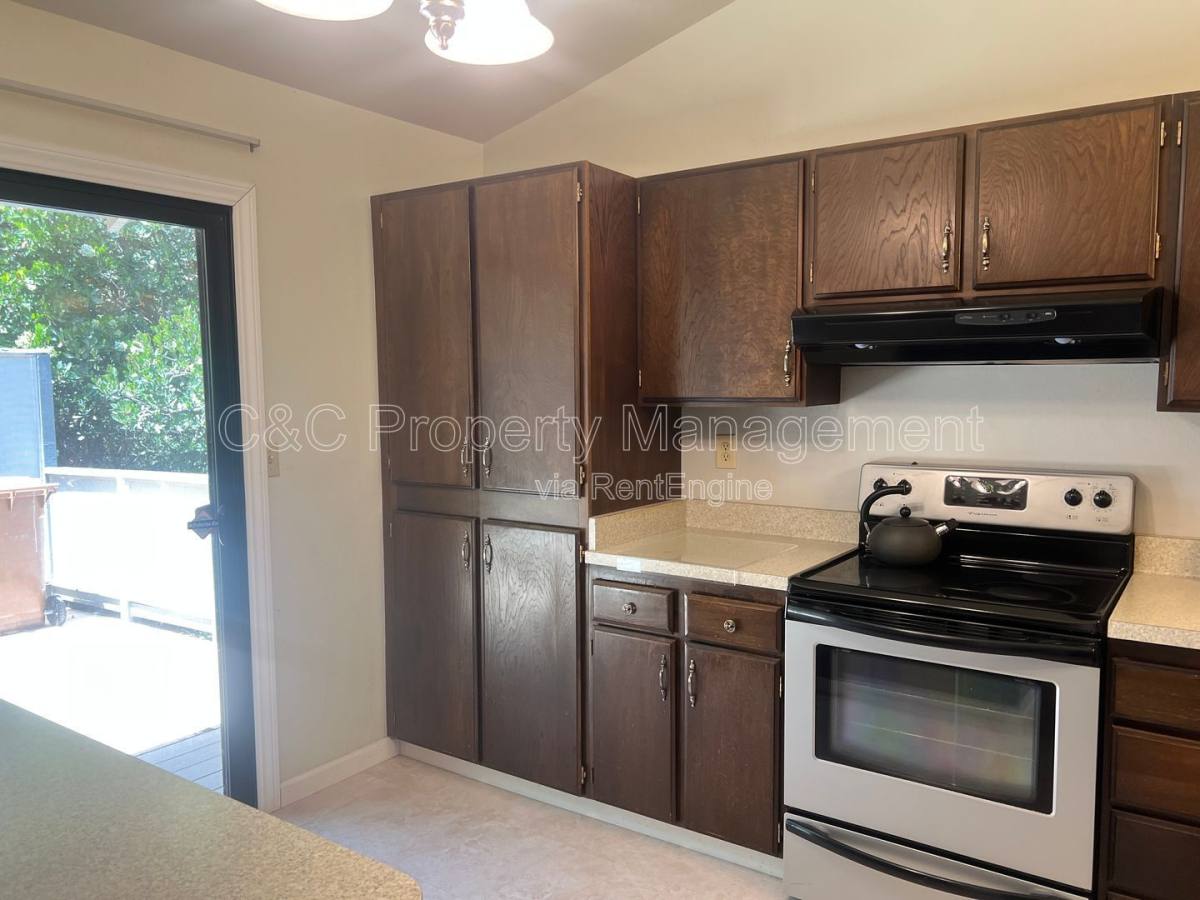 House for rent at 1538 Ashwood Dr, Martinez, CA 94553
