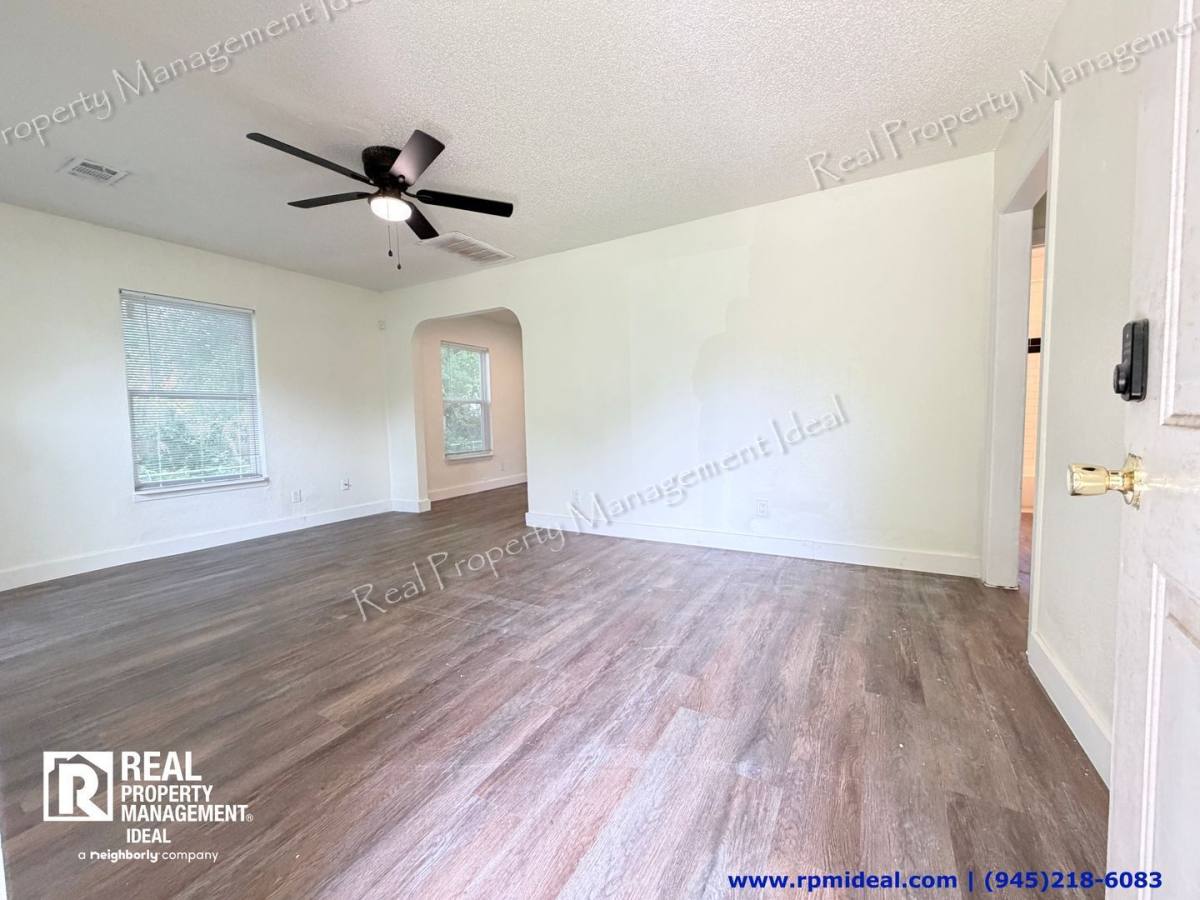 Apartment for rent at 2513 Southland St, Dallas, TX 75215
