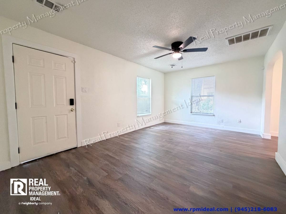Apartment for rent at 2513 Southland St, Dallas, TX 75215