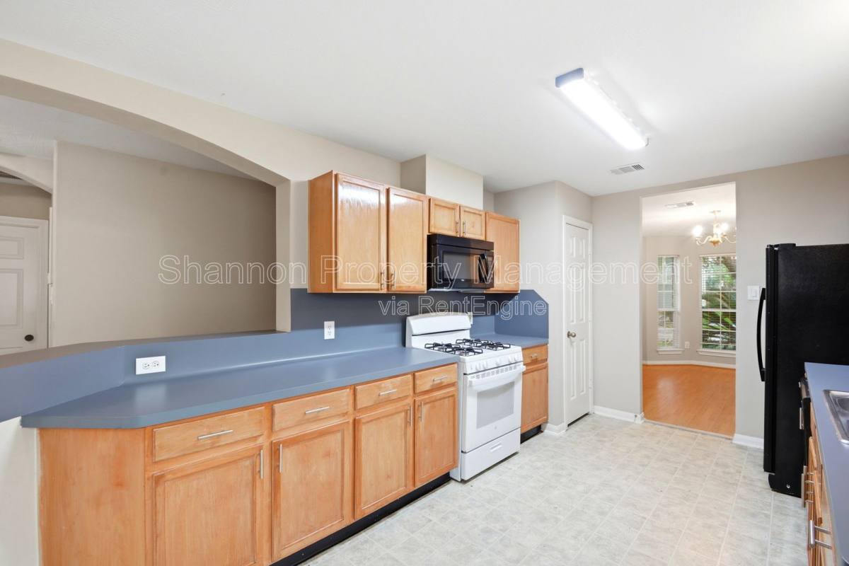 Apartment for rent at 3924 Highland Vale Court, Fresno, TX 77545