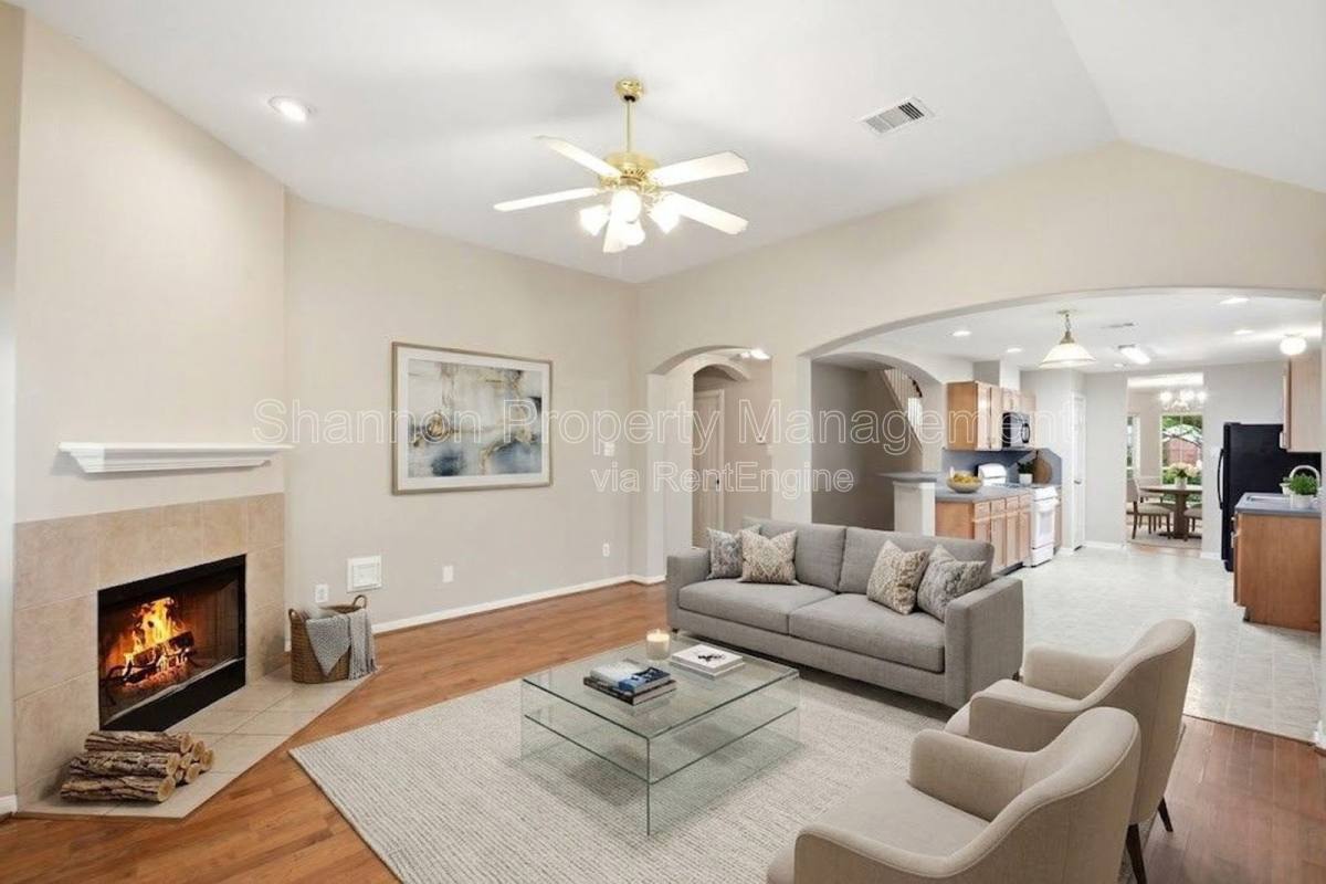 Apartment for rent at 3924 Highland Vale Court, Fresno, TX 77545