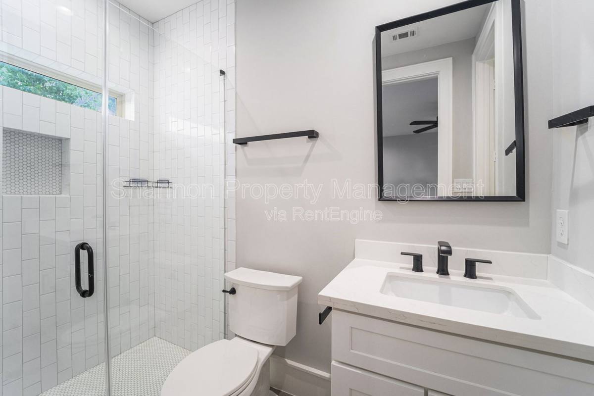 House for rent at 2221 Francis St, Houston, TX 77004