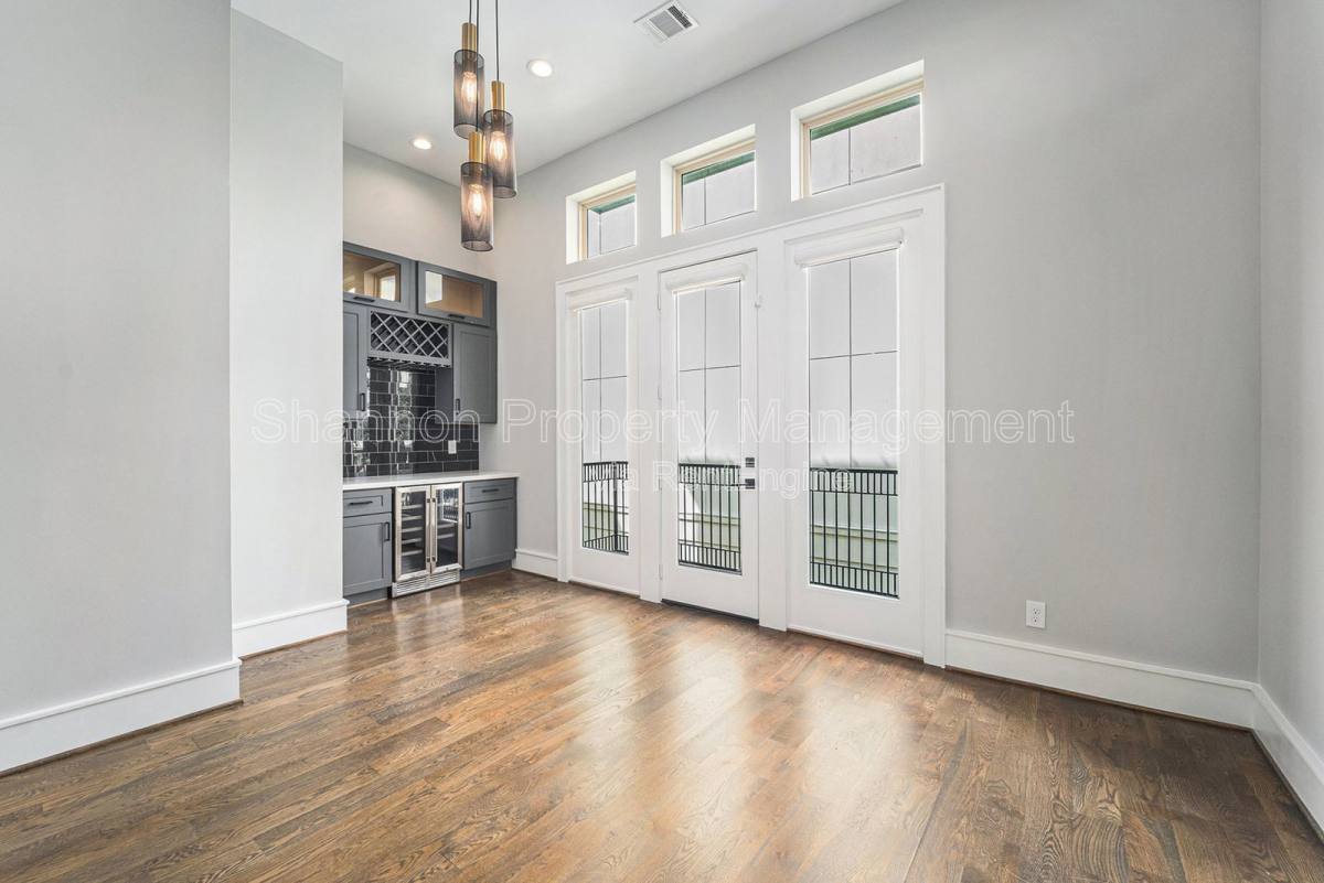 House for rent at 2221 Francis St, Houston, TX 77004