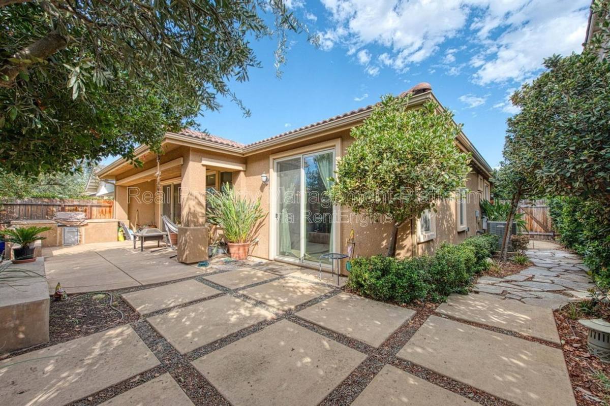 House for rent at 3470 Buckingham Ave, Clovis, CA 93619