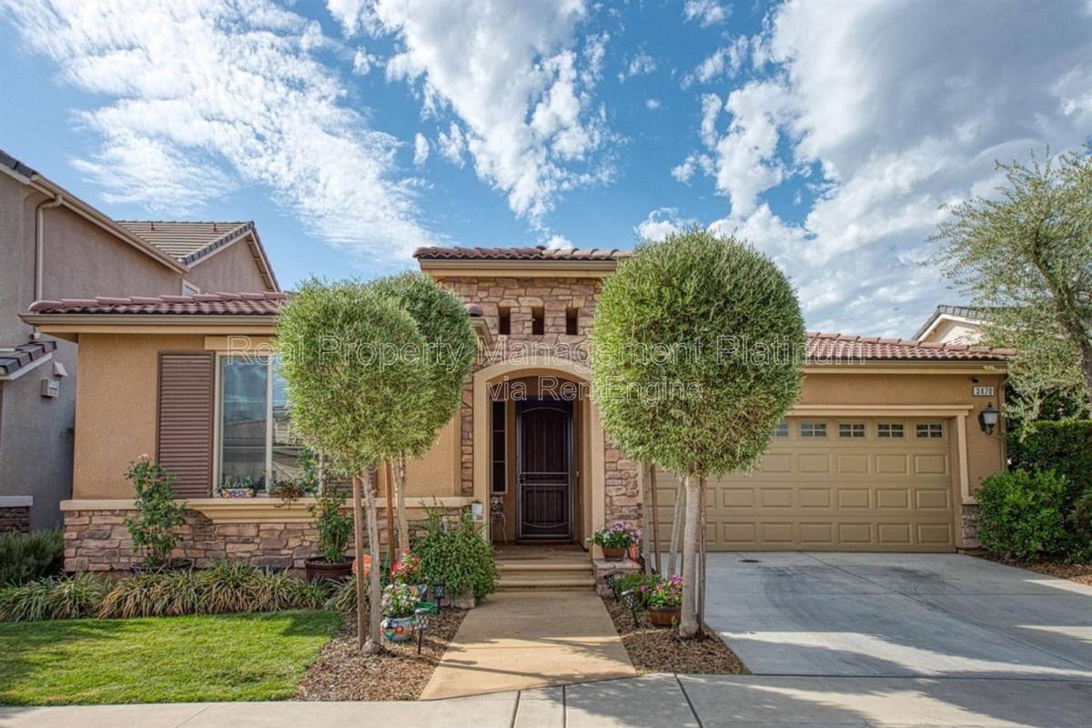 House for rent at 3470 Buckingham Ave, Clovis, CA 93619