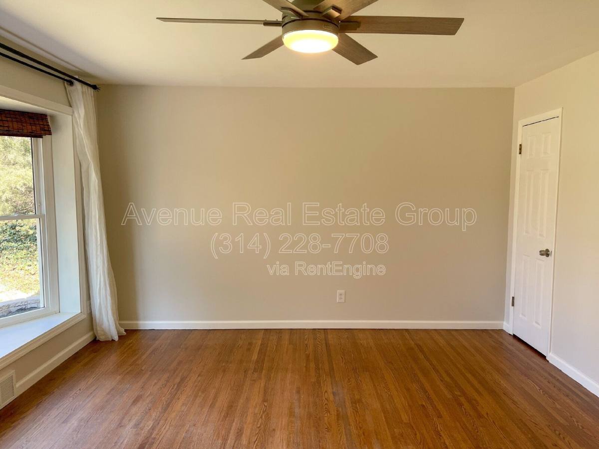 House for rent at 9854 Las Vegas Dr, Saint Louis, MO 63126