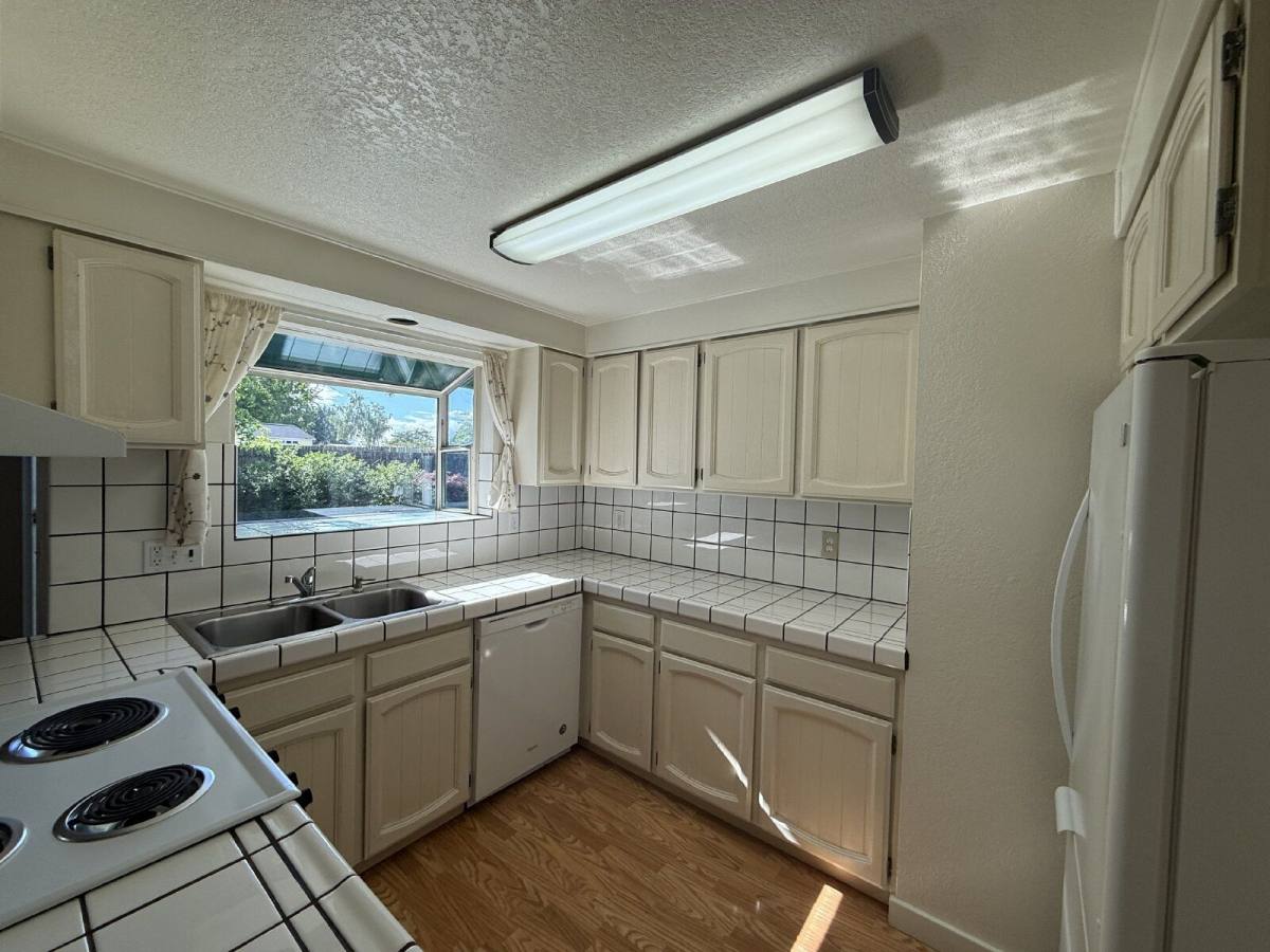 House for rent at 3959 Pam St, Eugene, OR 97402
