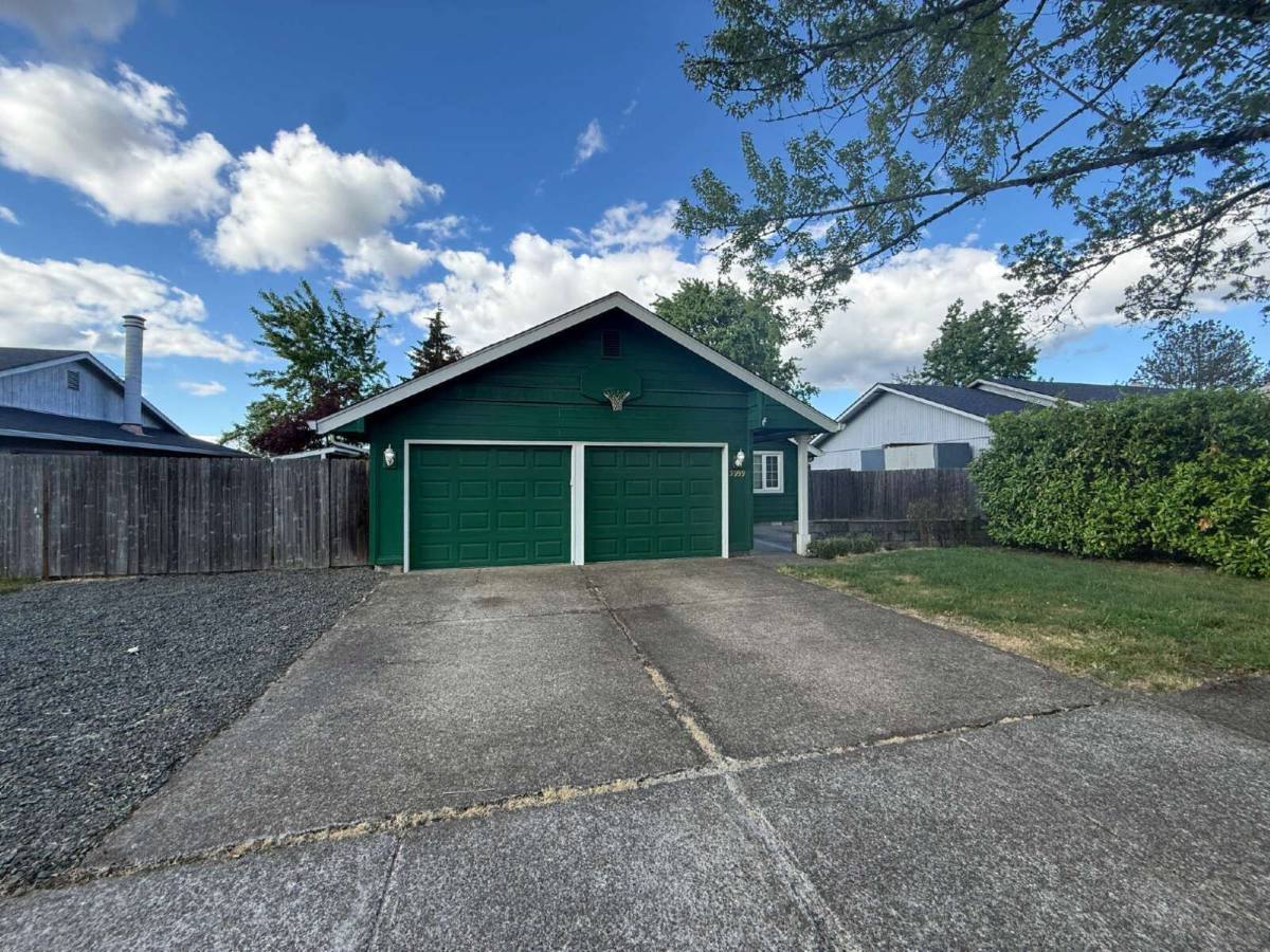 House for rent at 3959 Pam St, Eugene, OR 97402