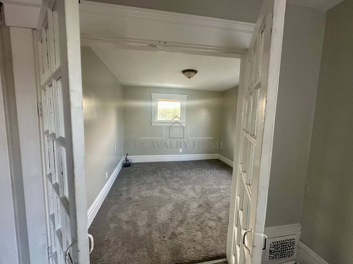 Apartment for rent at 202 Crosby St, Akron, OH 44303