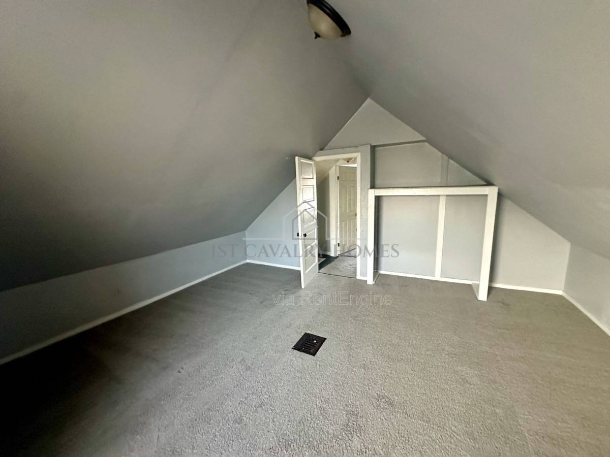 Apartment for rent at 202 Crosby St, Akron, OH 44303