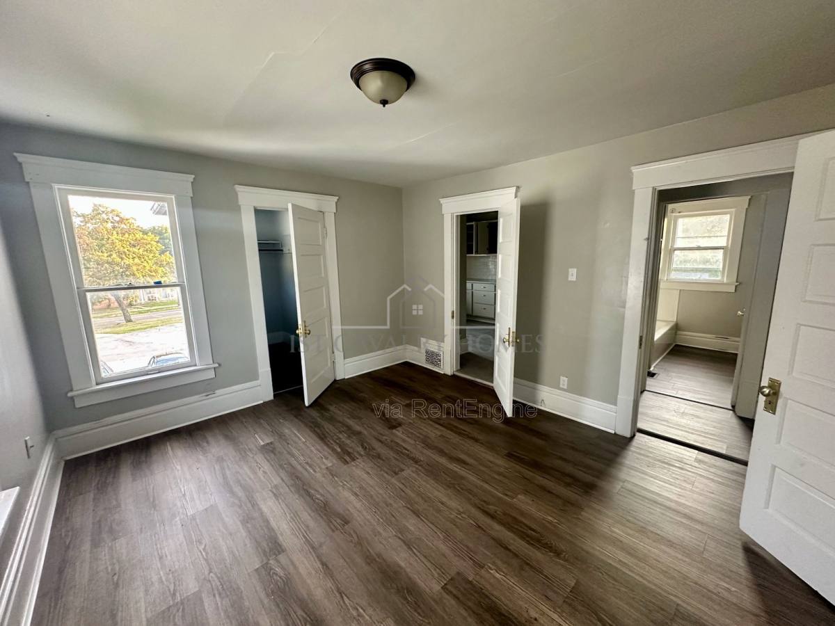 Apartment for rent at 202 Crosby St, Akron, OH 44303