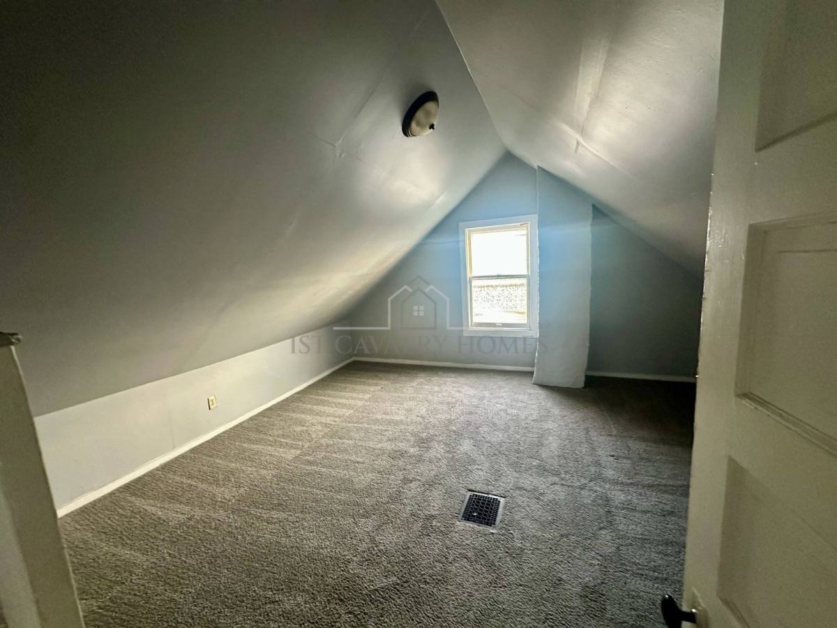 Apartment for rent at 202 Crosby St, Akron, OH 44303
