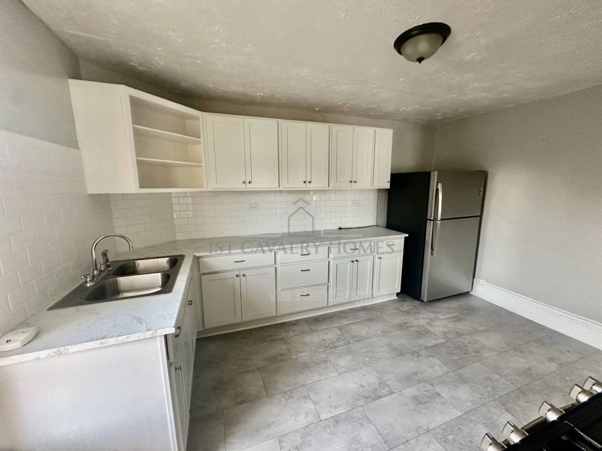 Apartment for rent at 202 Crosby St, Akron, OH 44303