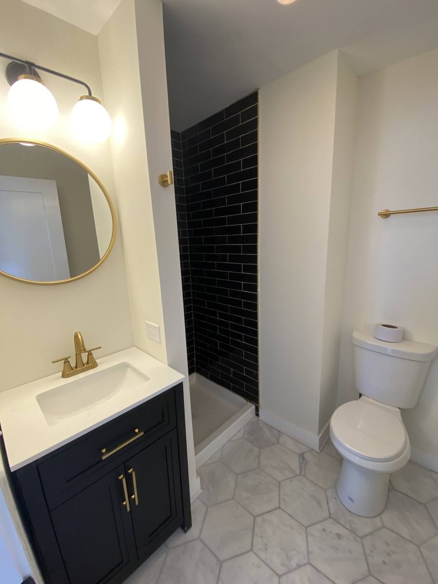 Apartment for rent at 1322 W Ohio St #2R, Chicago, IL 60642