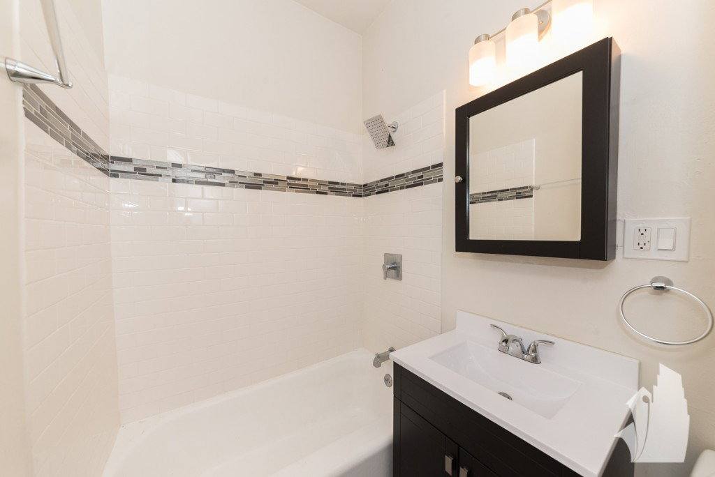 Apartment for rent at 3701 N Hoyne Ave #3, Chicago, IL 60618