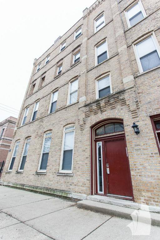 Apartment for rent at 2057 W Dickens Ave #1N, Chicago, IL 60639