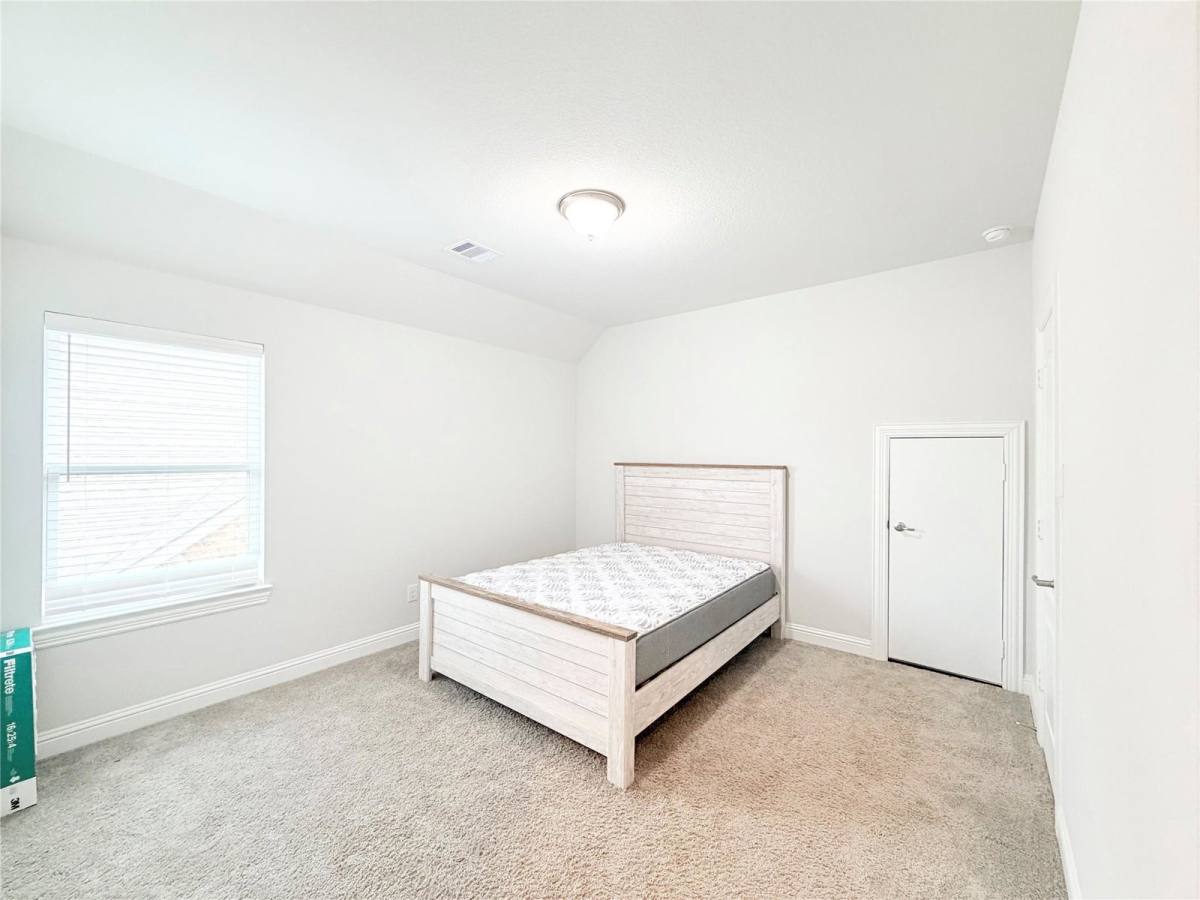 Apartment for rent at 6610 Lake Oasis Dr, Katy, TX 77493