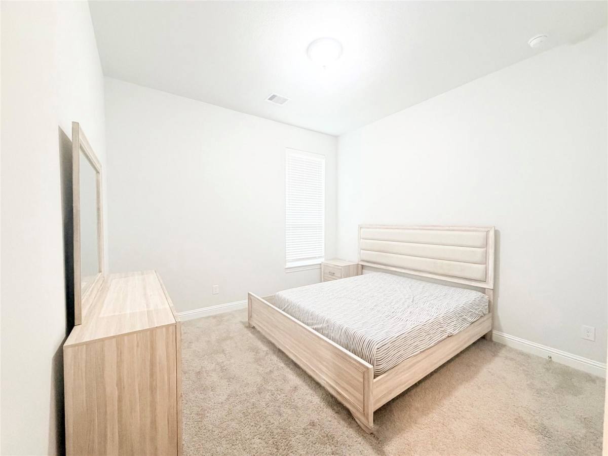 Apartment for rent at 6610 Lake Oasis Dr, Katy, TX 77493