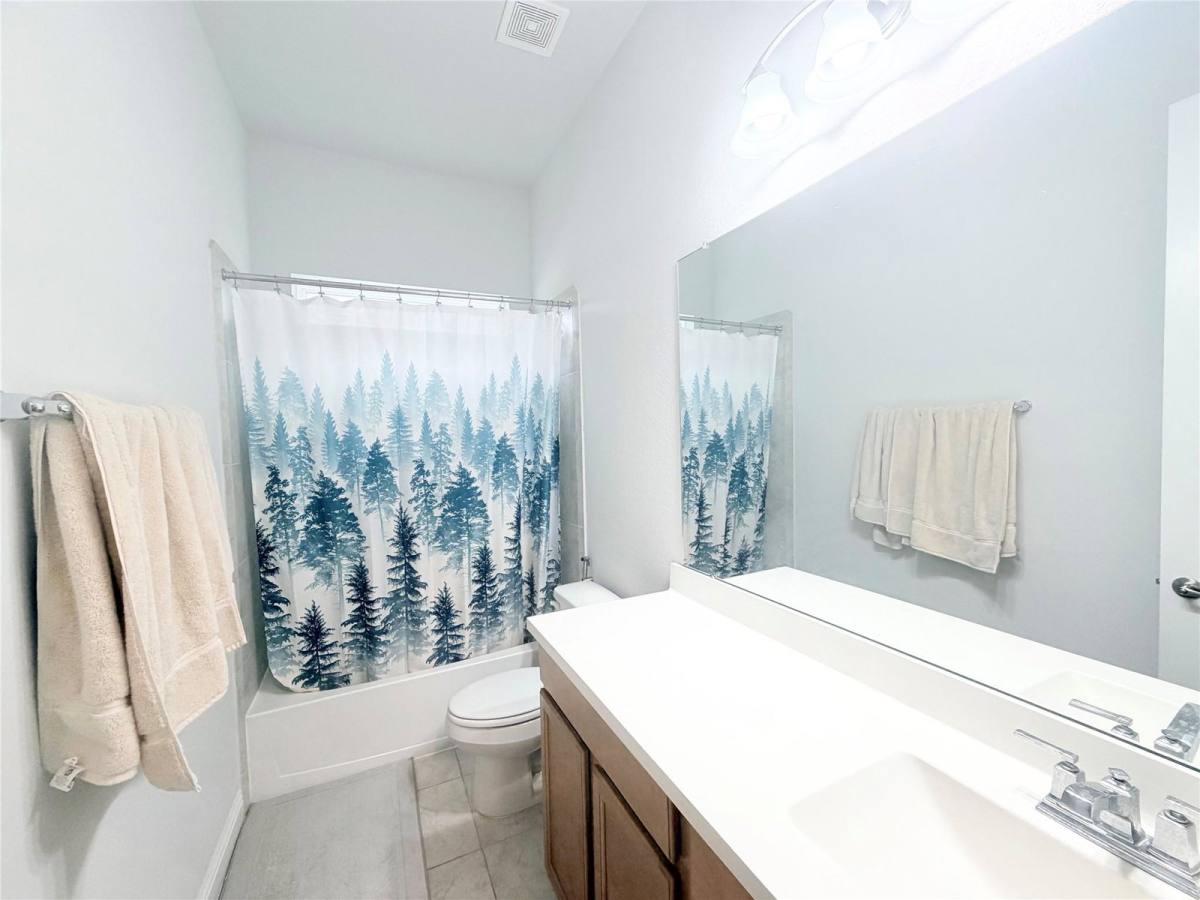 Apartment for rent at 6610 Lake Oasis Dr, Katy, TX 77493