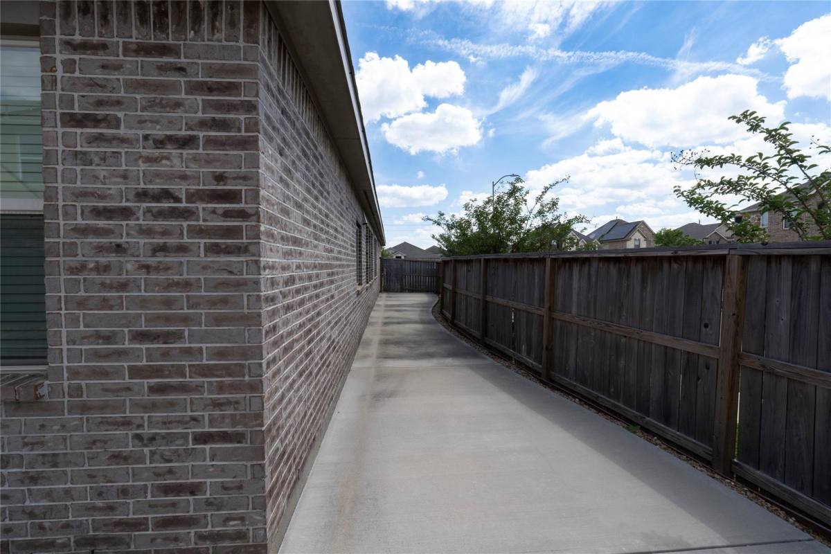 Apartment for rent at 24238 Golden Fallow Dr, Katy, TX 77493