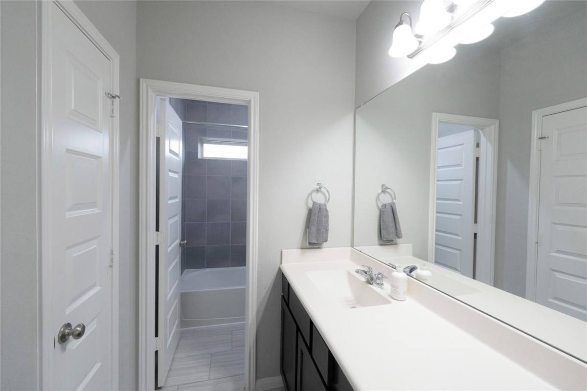 Apartment for rent at 24238 Golden Fallow Dr, Katy, TX 77493