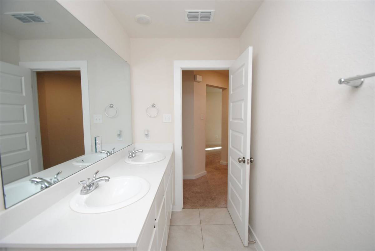 Apartment for rent at 7143 Clearwater Cove Dr, Cypress, TX 77433