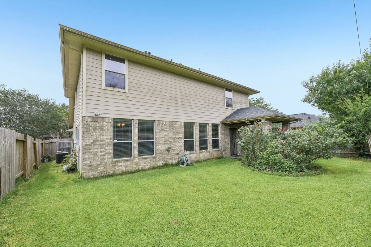 House for rent at 11306 English Rose Trail, Missouri City, TX 77459