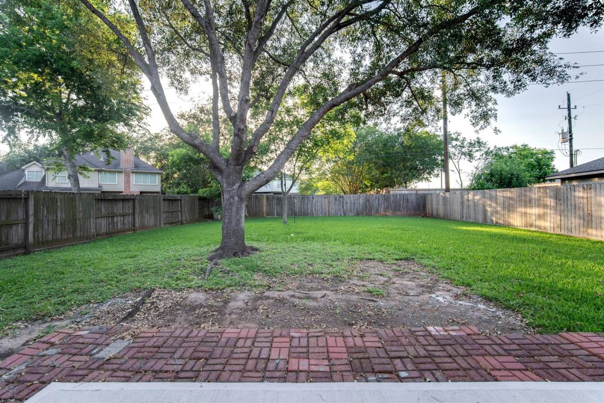 House for rent at 2713 Double Lake Dr, Missouri City, TX 77459
