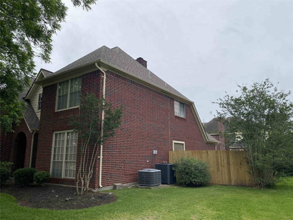 House for rent at 3211 Breckinridge Court, Missouri City, TX 77459