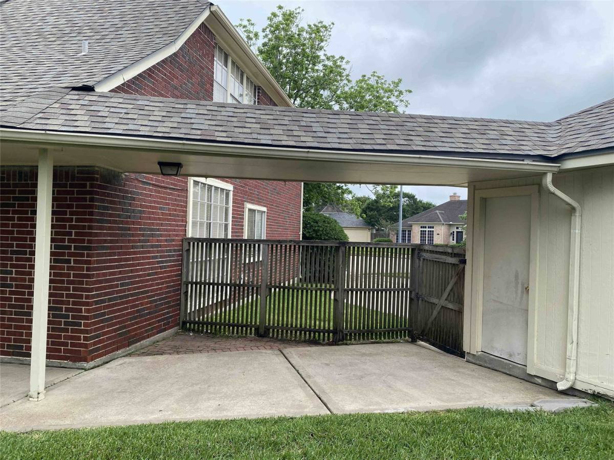 House for rent at 3211 Breckinridge Court, Missouri City, TX 77459