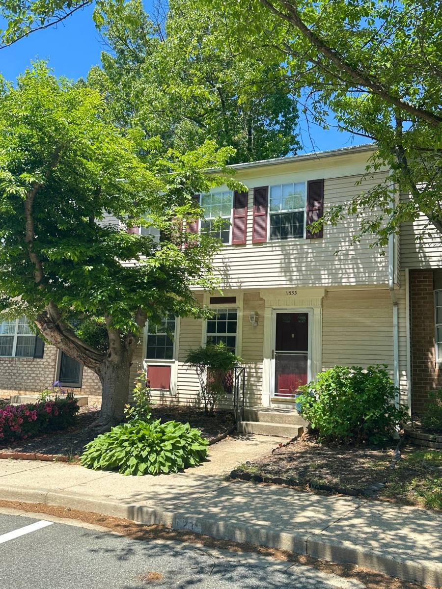 Townhouse for rent at 11553 Sullnick Way, Gaithersburg, MD 20878