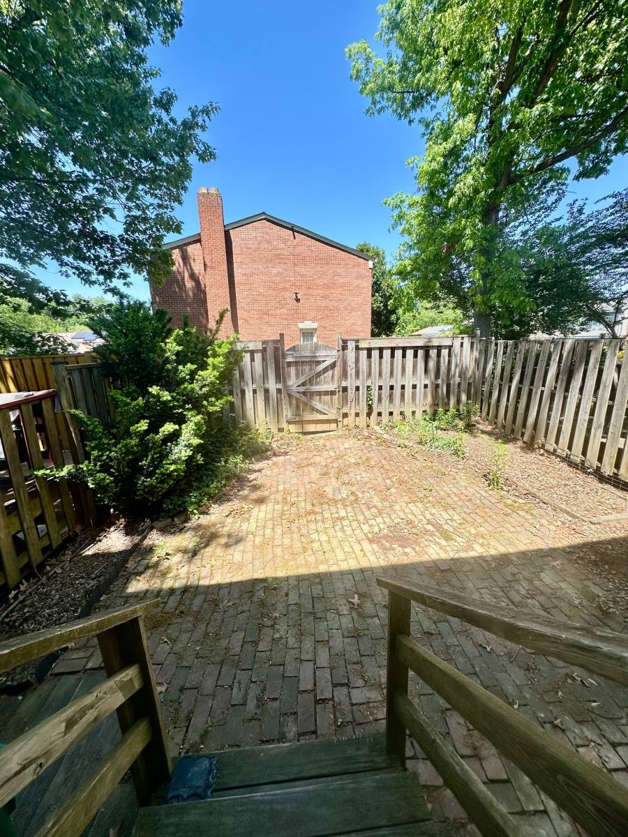 Townhouse for rent at 11553 Sullnick Way, Gaithersburg, MD 20878