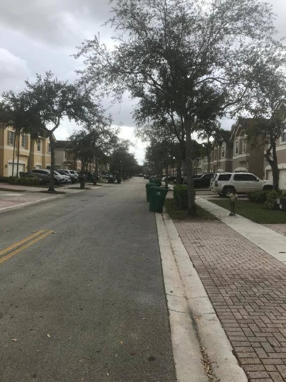 Townhouse for rent at 4240 SW #125, Hollywood, FL 33027