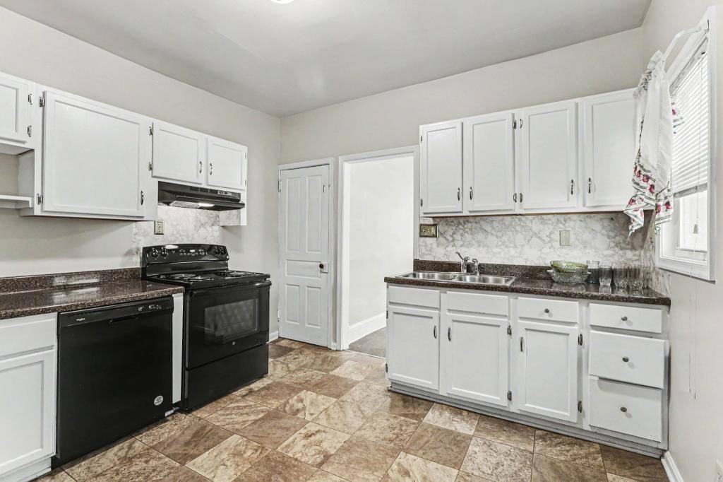 Townhouse for rent at 523 Bosler Ave, Lemoyne, PA 17043