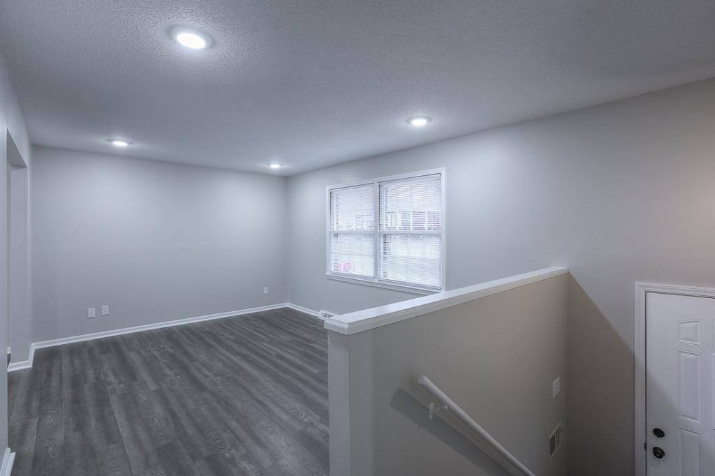 House for rent at 6725 NW Hilldale Dr, Kansas City, MO 64151