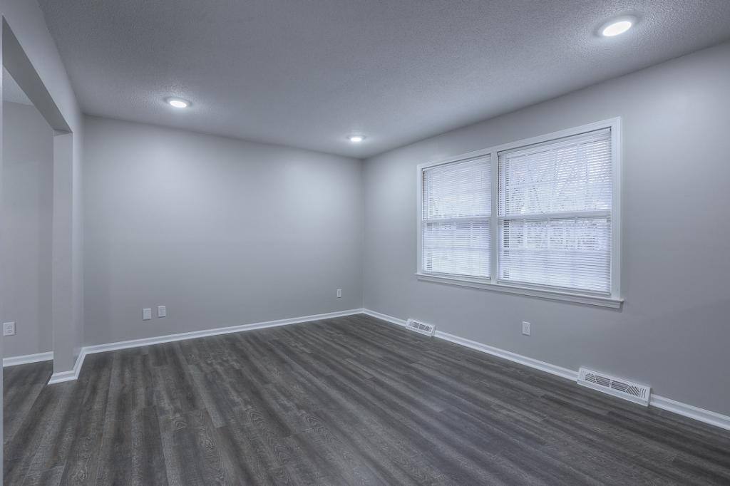 House for rent at 6725 NW Hilldale Dr, Kansas City, MO 64151