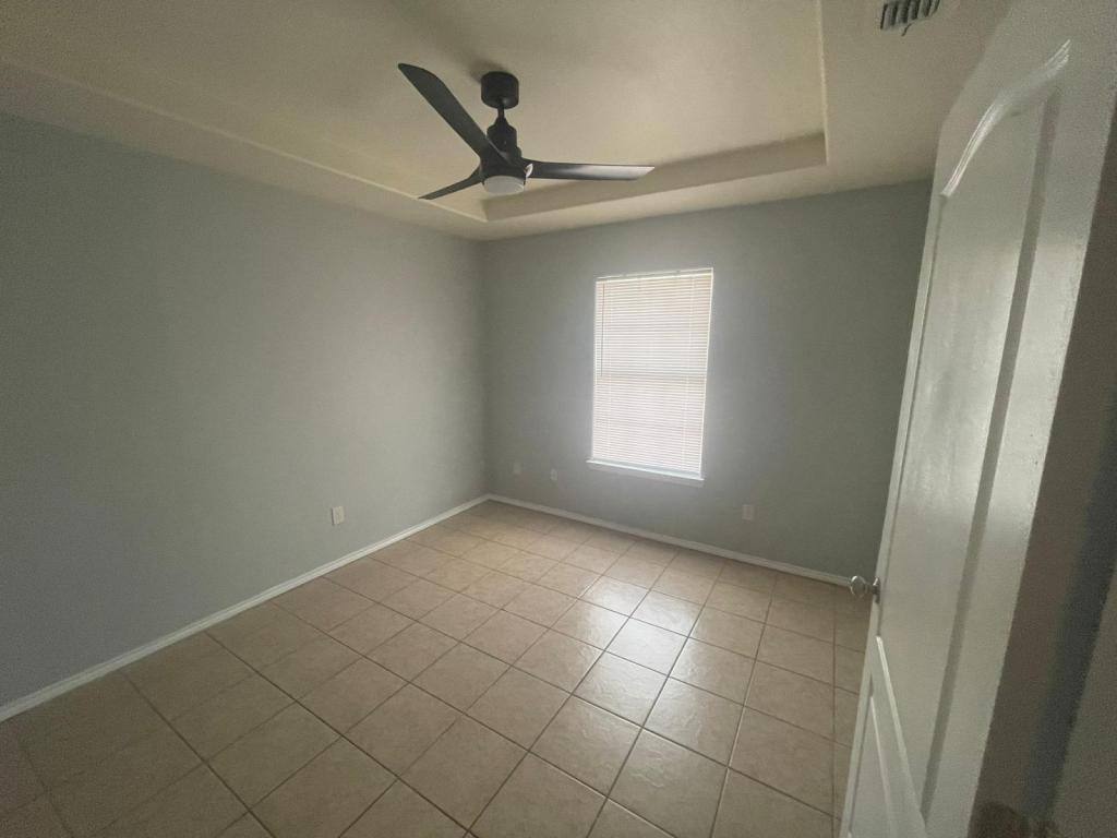 Apartment for rent at 1301 N Sal St #4, Edinburg, TX 78541