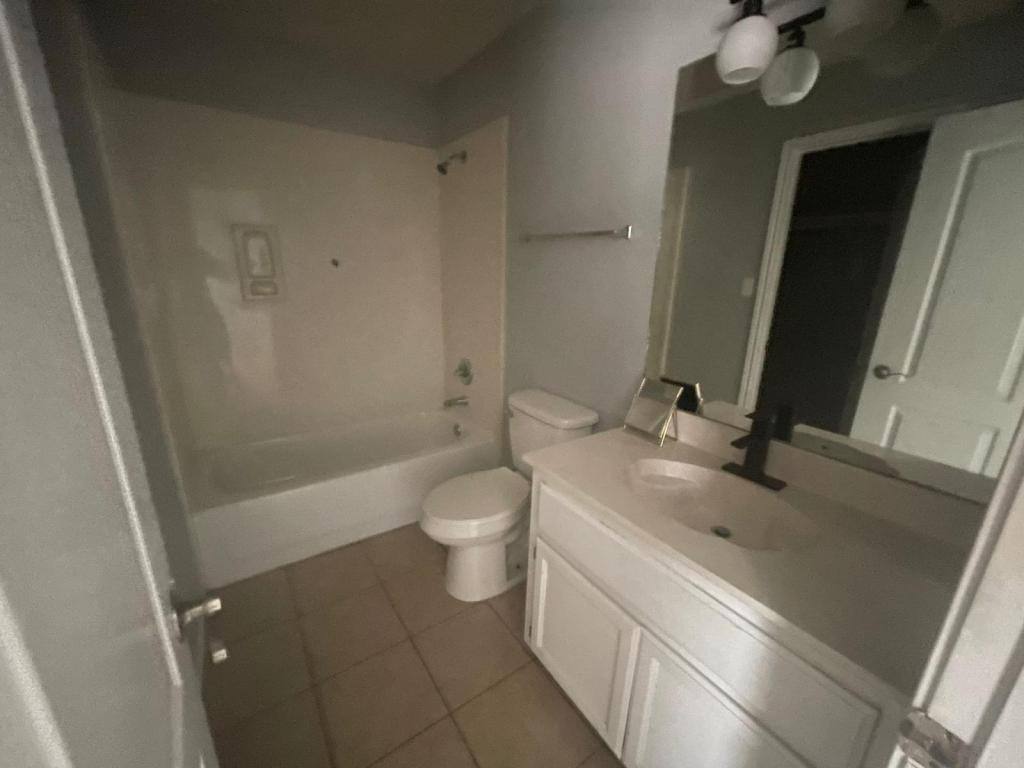 Apartment for rent at 1301 N Sal St #4, Edinburg, TX 78541